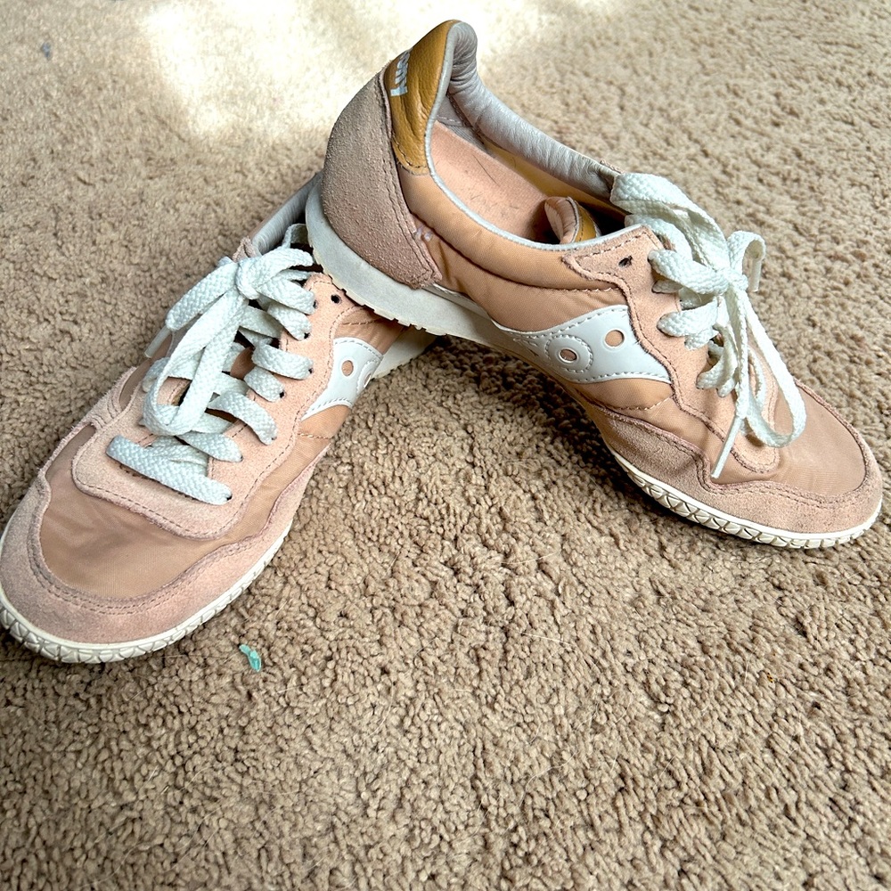 Women’s Saucony Bullet sneakers